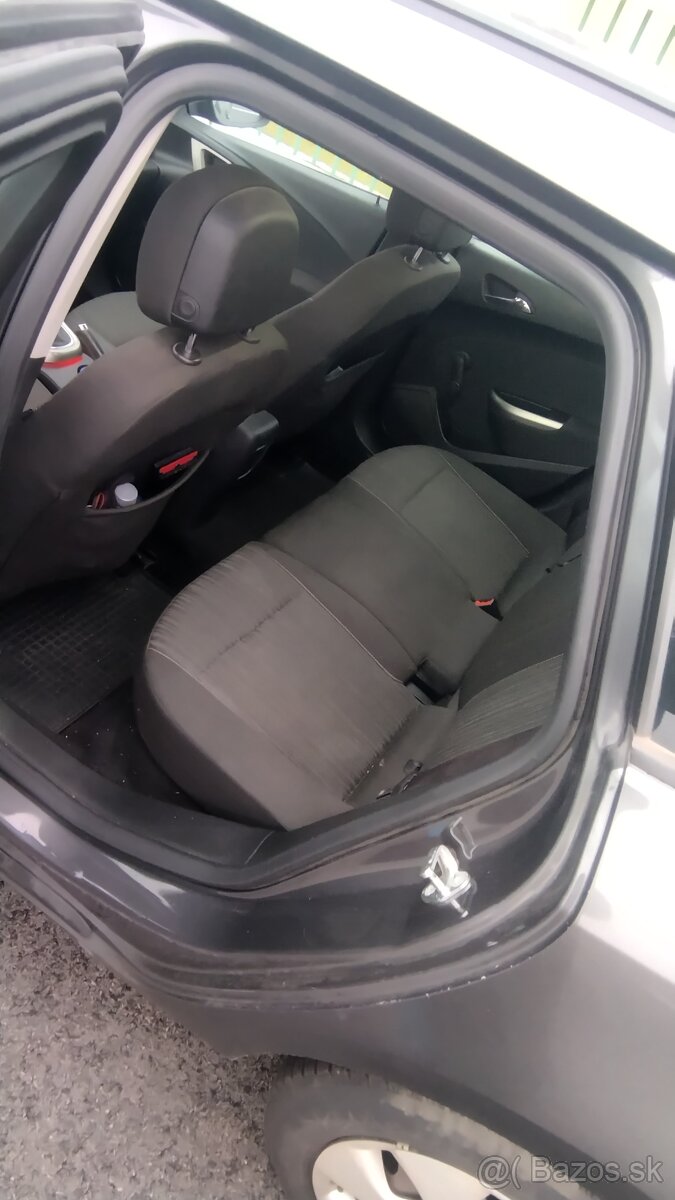 Opel Astra J 11/2011 - 4