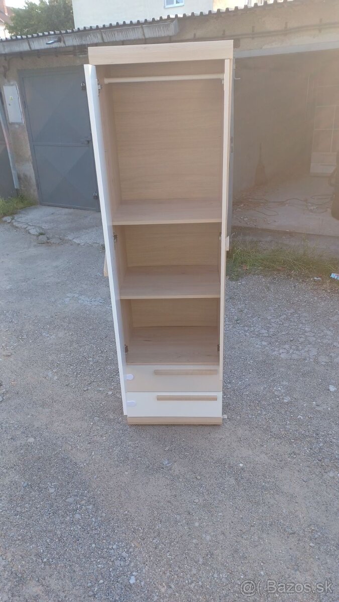 Predám súpravu skríň detskej izby - 4