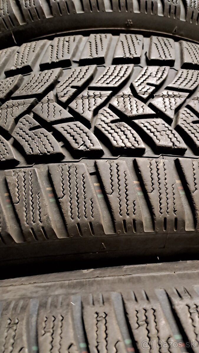 Predám 4ks jazdené zimné 205/60r16-92H Dunlop - 4