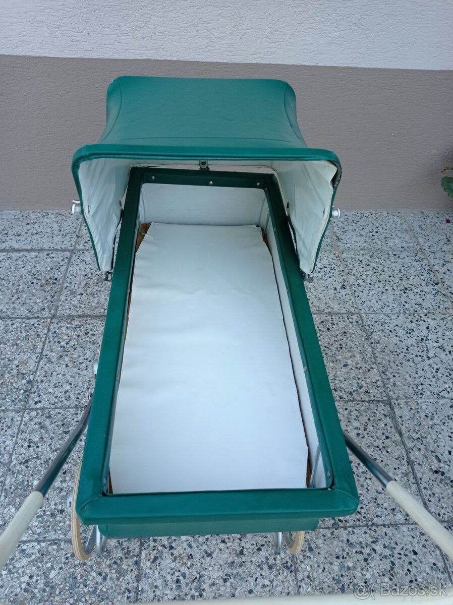 Retro kočík pre bábiky - 4