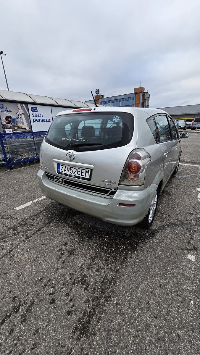 Predám toyota corolla verso 2005 - 4