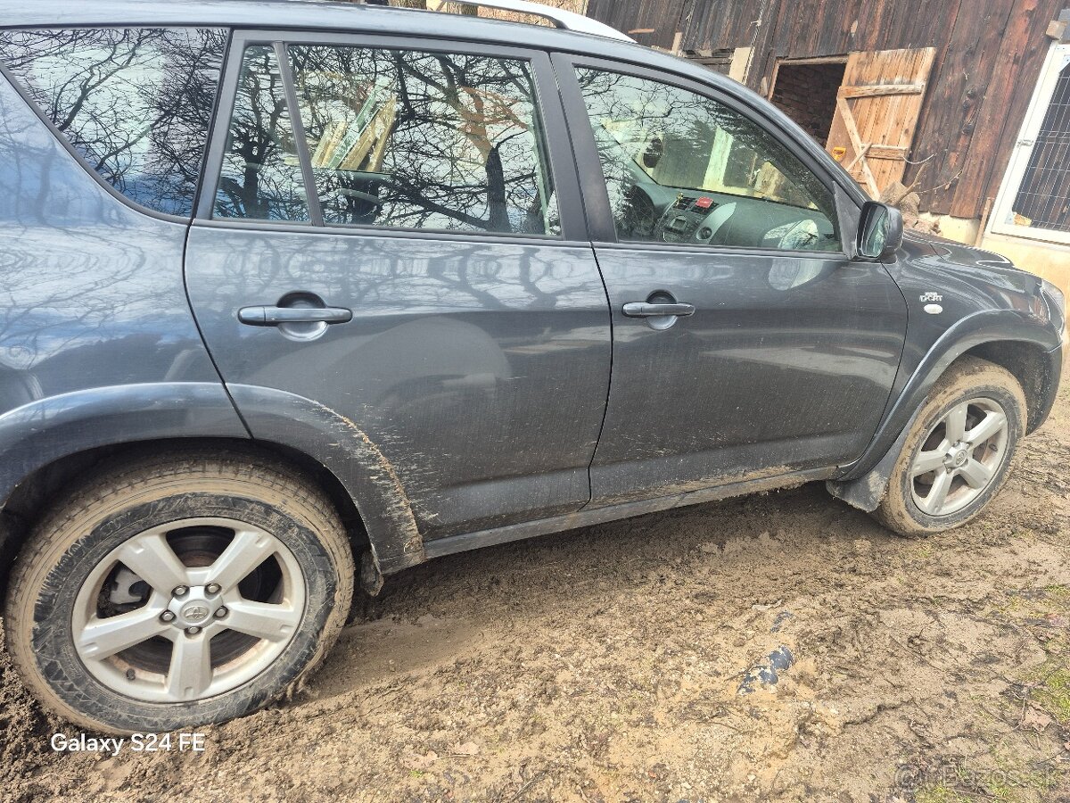 Toyota rav4 2.2d 130kw 2AD - 4