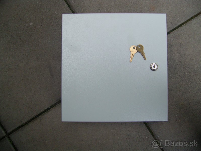 Komunikátor GSM + skrinka na bateriu. - 4