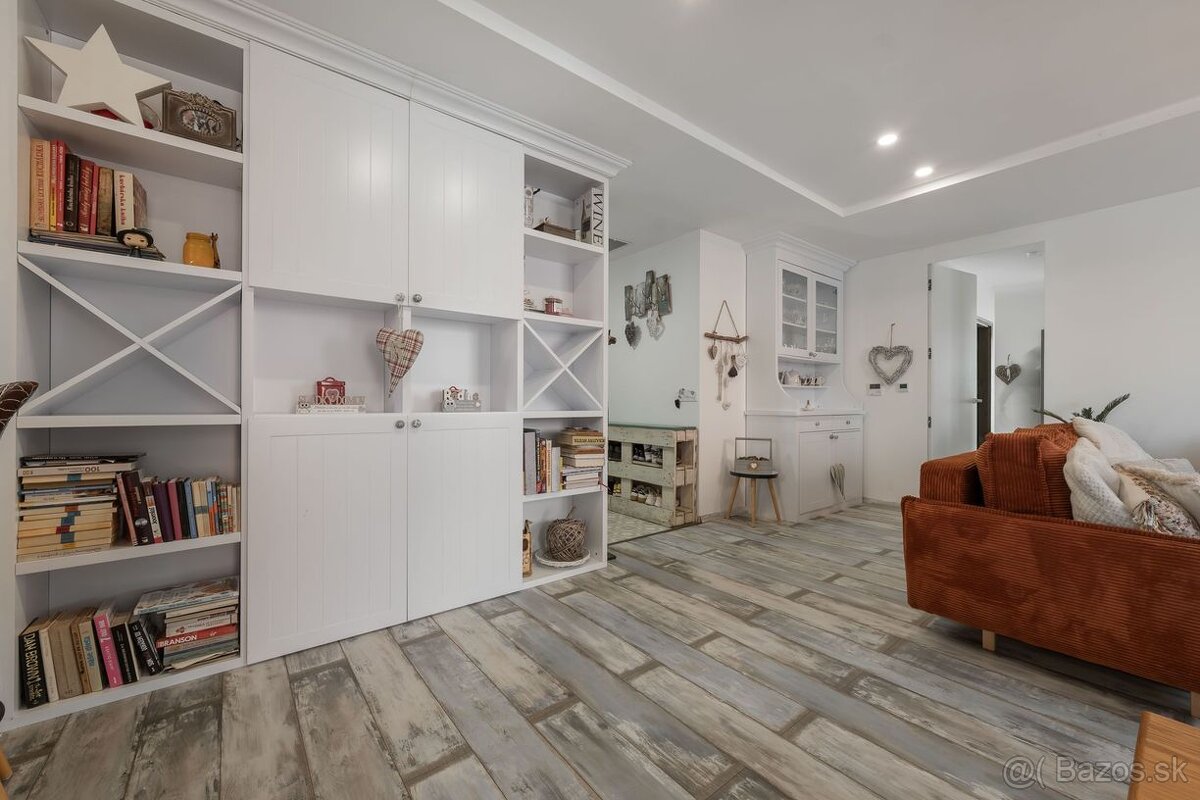 ZELENÁ STRÁŇ - PRIESTRANNÝ 4 IZBOVÝ BYT, 3 TERASY, 2 GARÁŽOV - 4