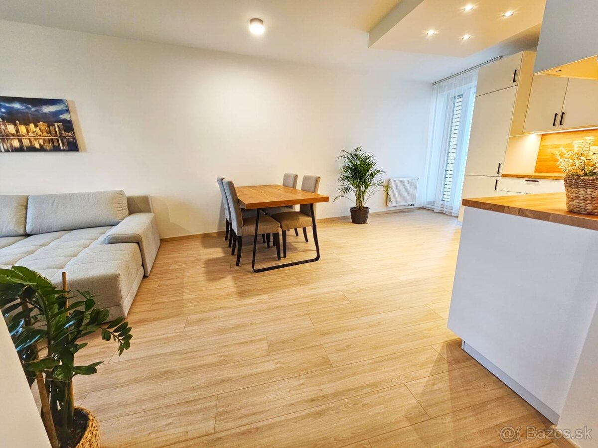 Prenájom 3 izbového bytu v novostavbe Petržalky - 4