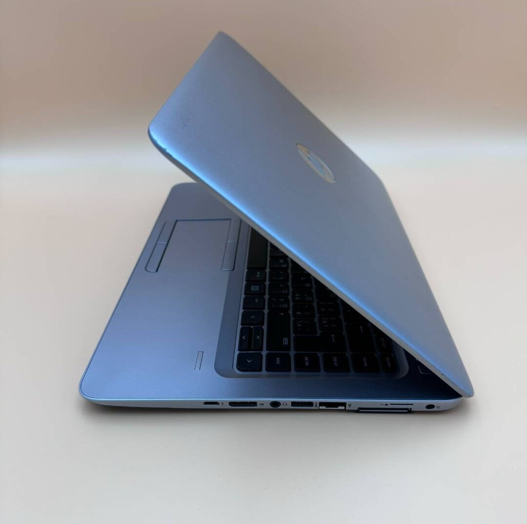 Notebook 14" HP.AMD PRO A10-8730B 4x2,40GHz.8gb ram.256gSSD - 4