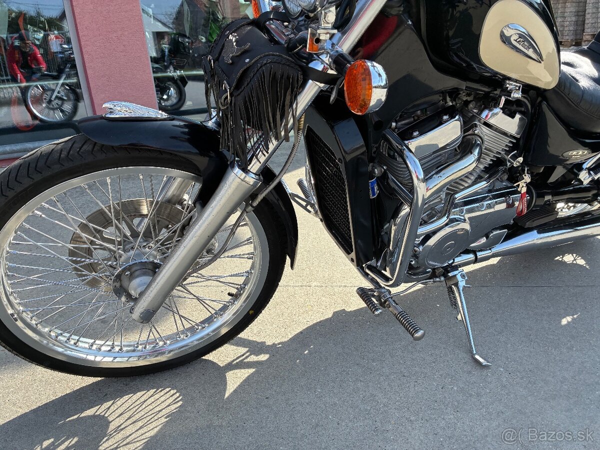 Suzuki VS800 Intruder - 4