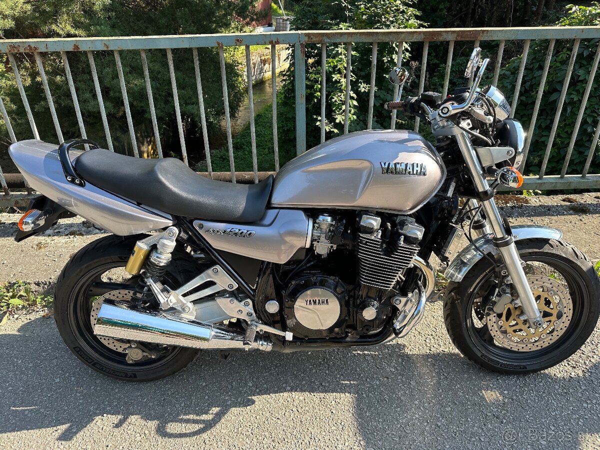 Yamaha XJR 1200 - 4