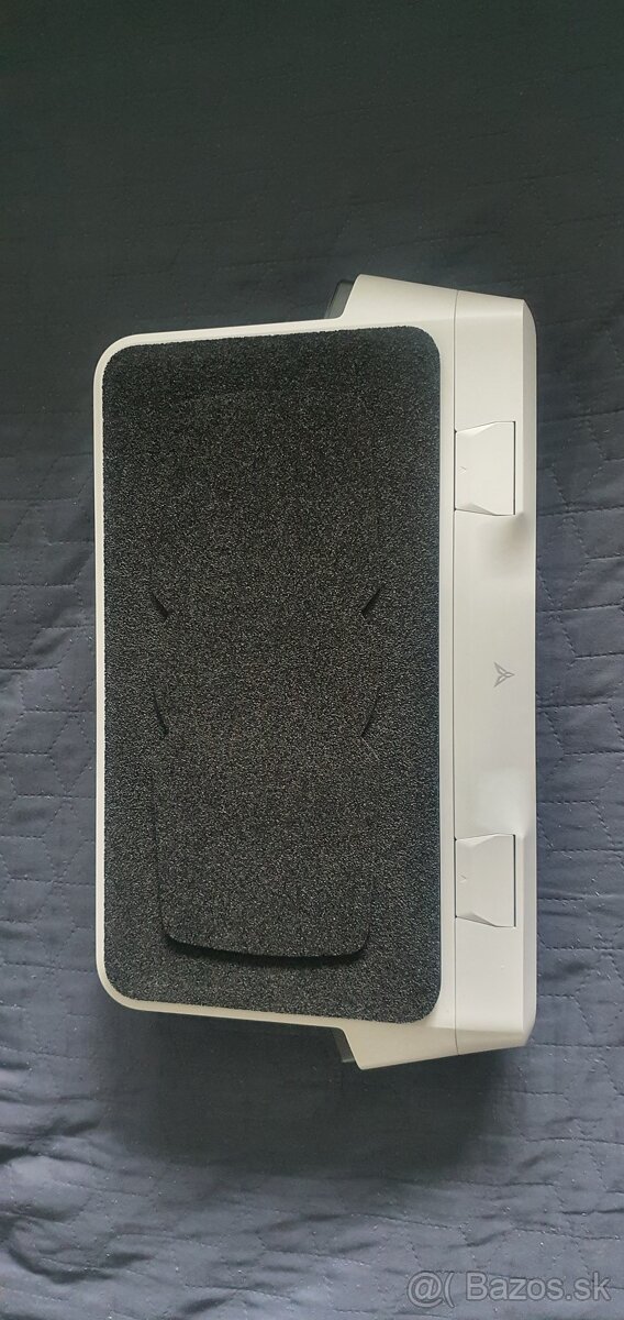 Chladič pod notebook - 4