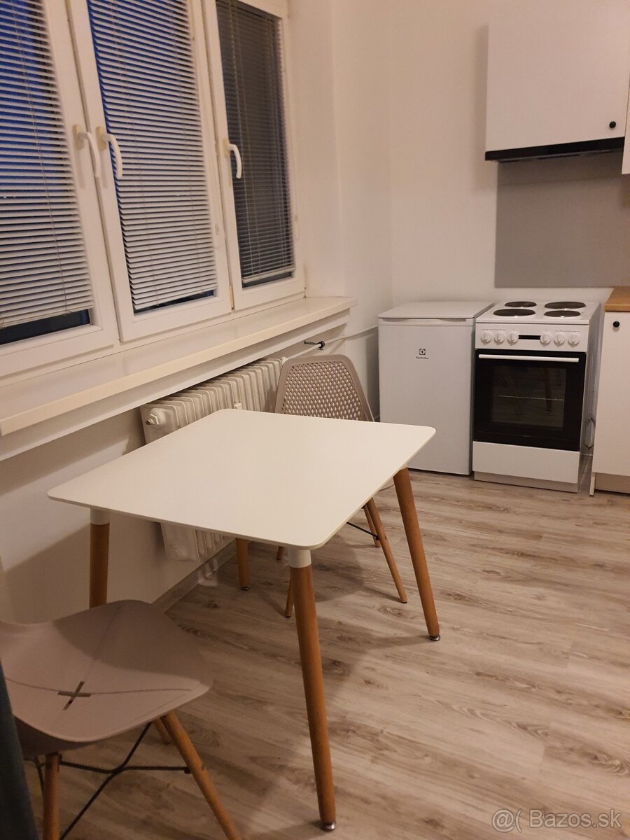 1-IZB BYT v RUŽINOVE blízko FRESCH MARKET - 4