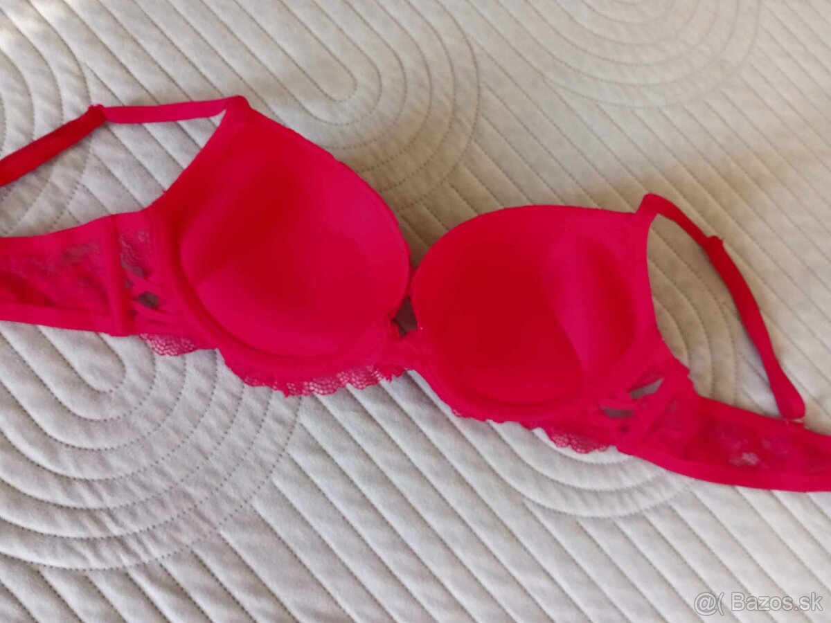 Nová dámska červená push up podprsenka - veľkosť 34 / 75B - 4