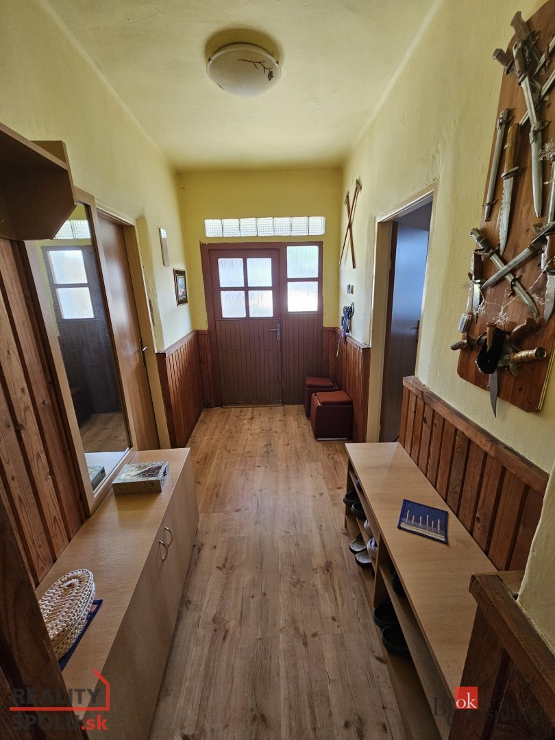 Rodinný dom s veľkou záhradou - 4