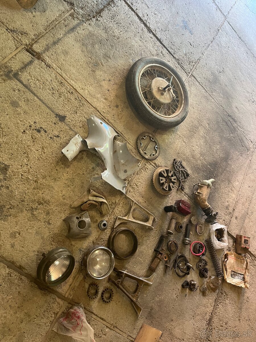 Reumaplech, Diely JAWA ČZ - 4