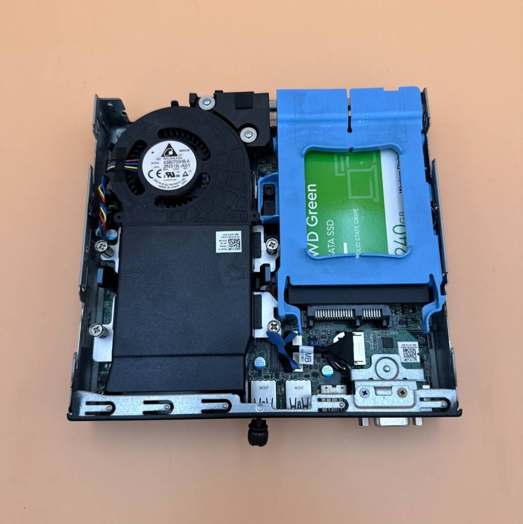 Mini počítač Dell.Intel i3-6100T 2x3,20GHz.240G SSD.8gb ram - 4