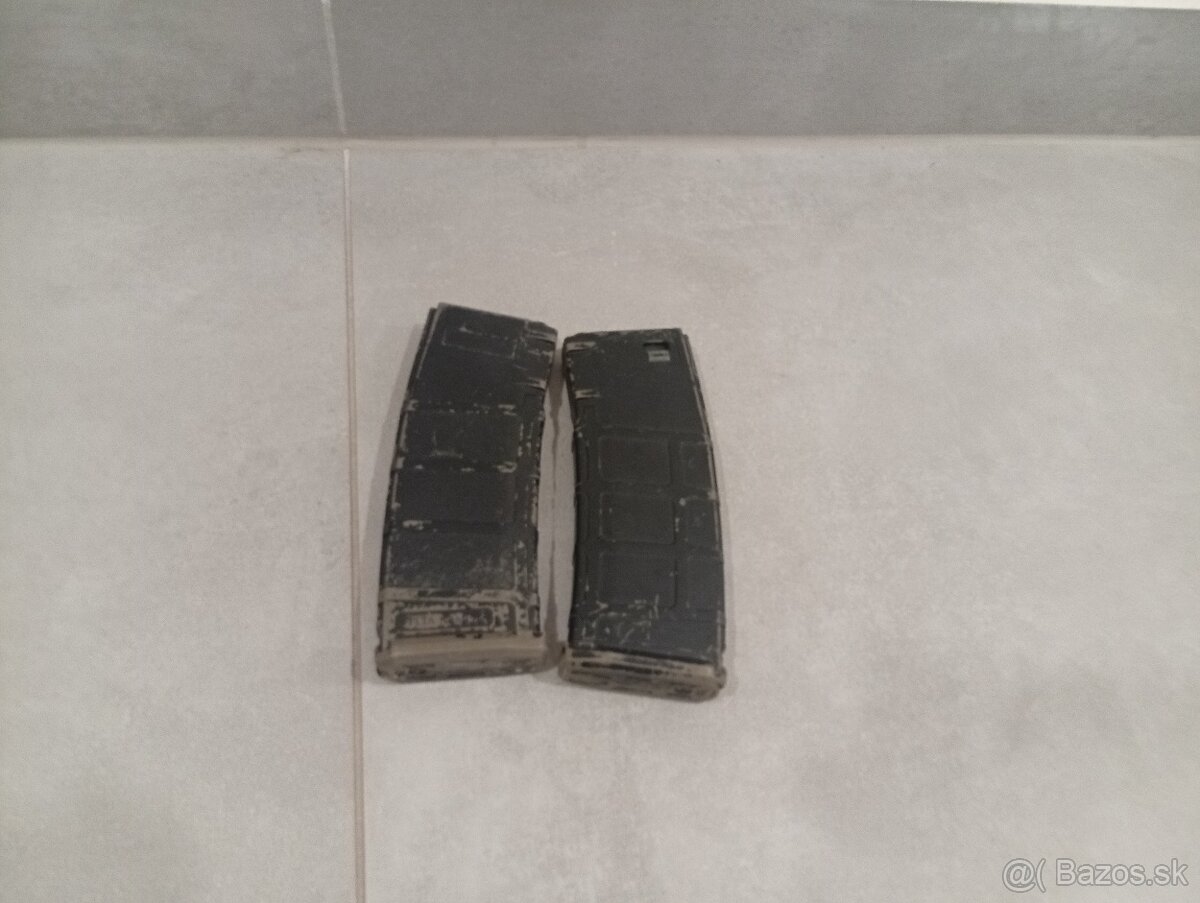 Predám airsoftku M4 AR15 - 4