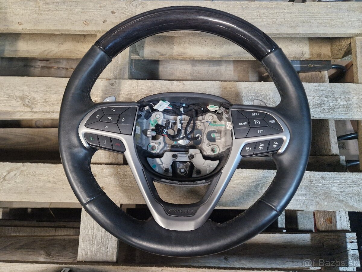 Diely interiéru Jeep Grand Cherokee WK2 2017 Summit - 4