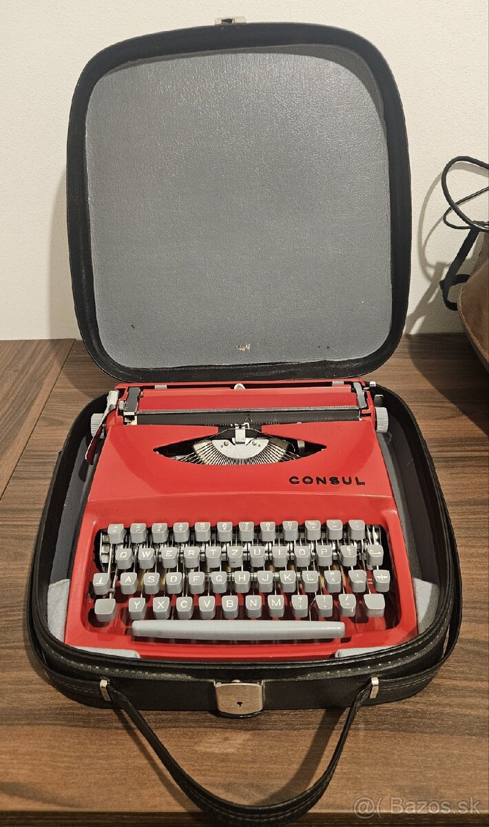 Kufrikový písací stroj Consul 231.3 po servise - 4