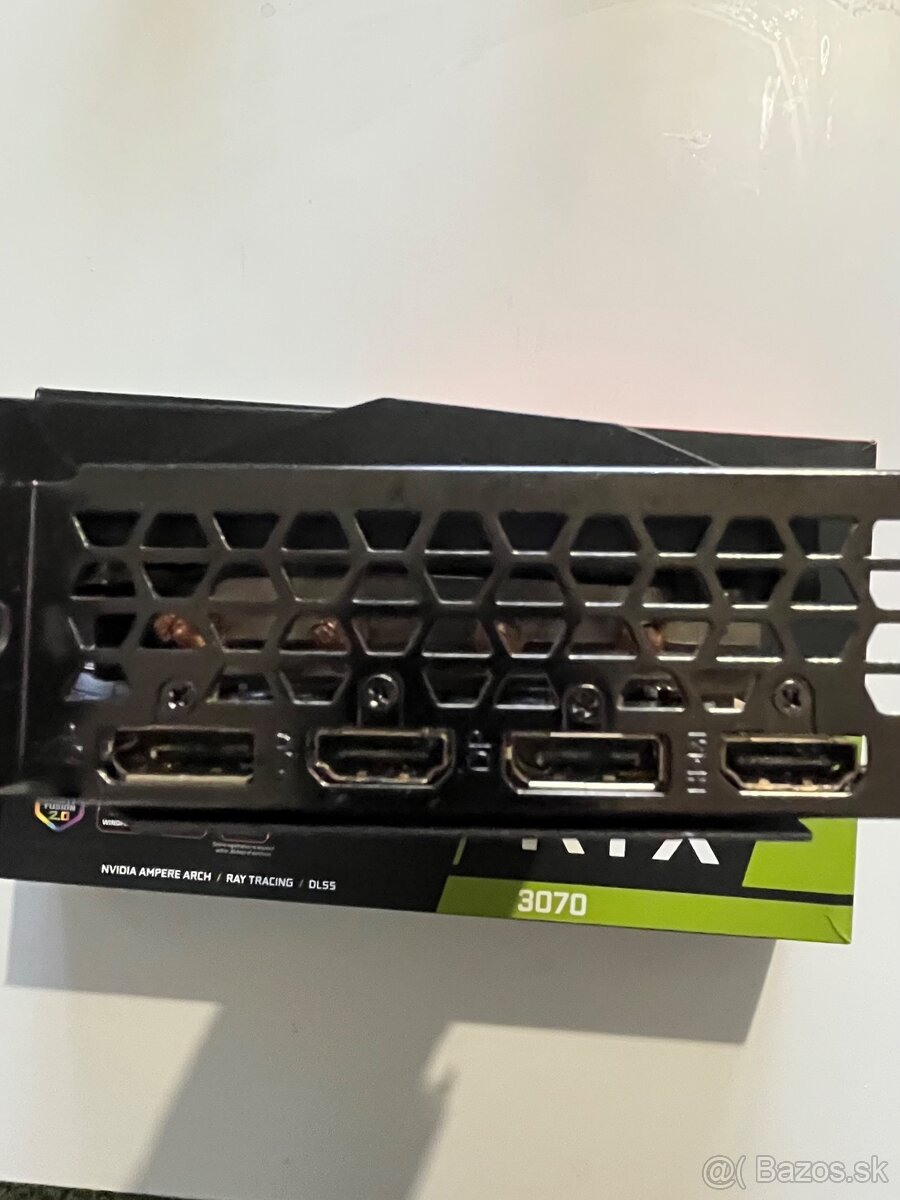GIGABYTE GeForce RTX 3070 GAMING OC 8G - 4