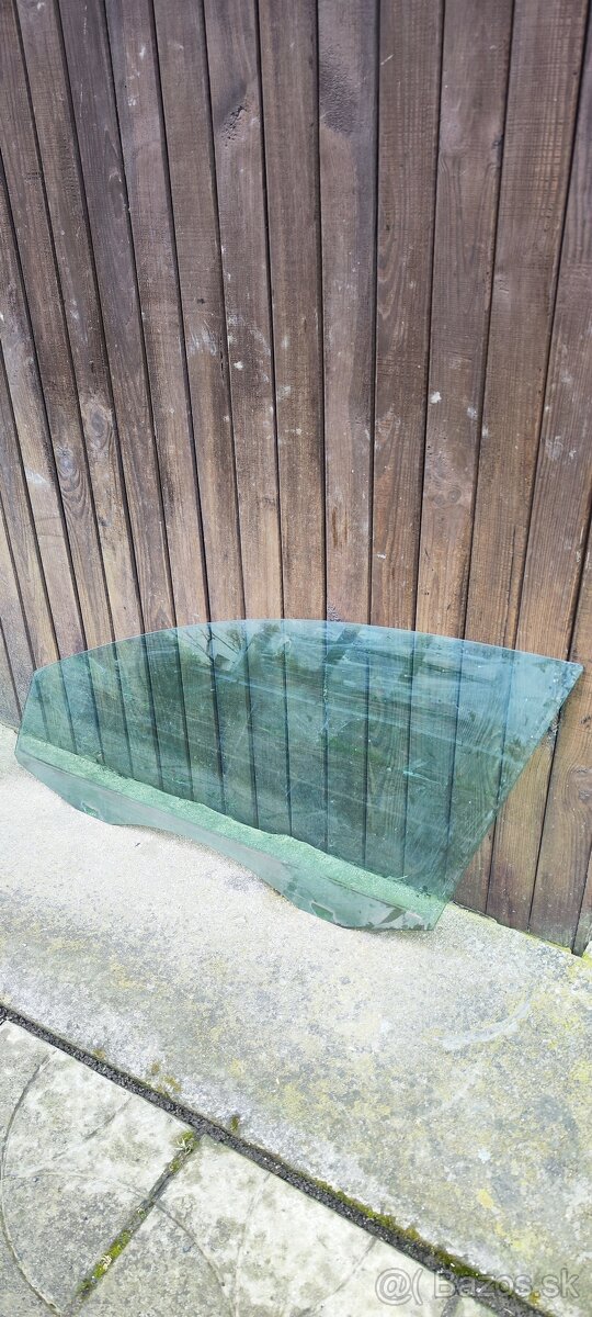 Predám bočné sklá na VW Passat Variant B6 - 4