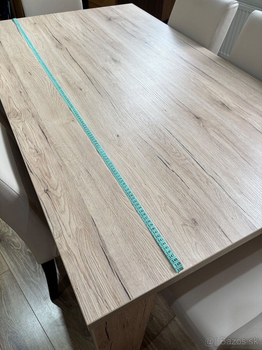 Stôl a stoličky - 4