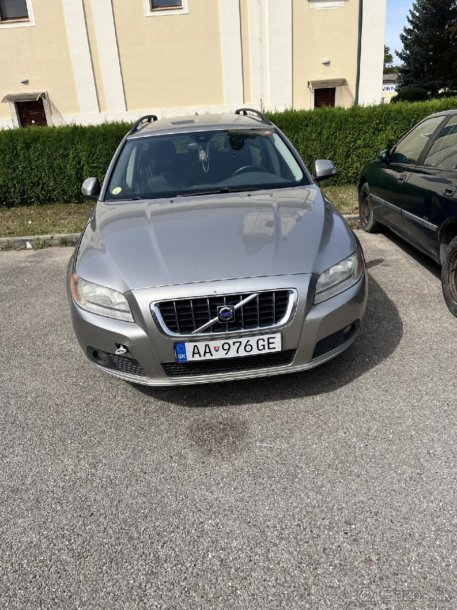 Predám Volvo V 70 D5 - 4