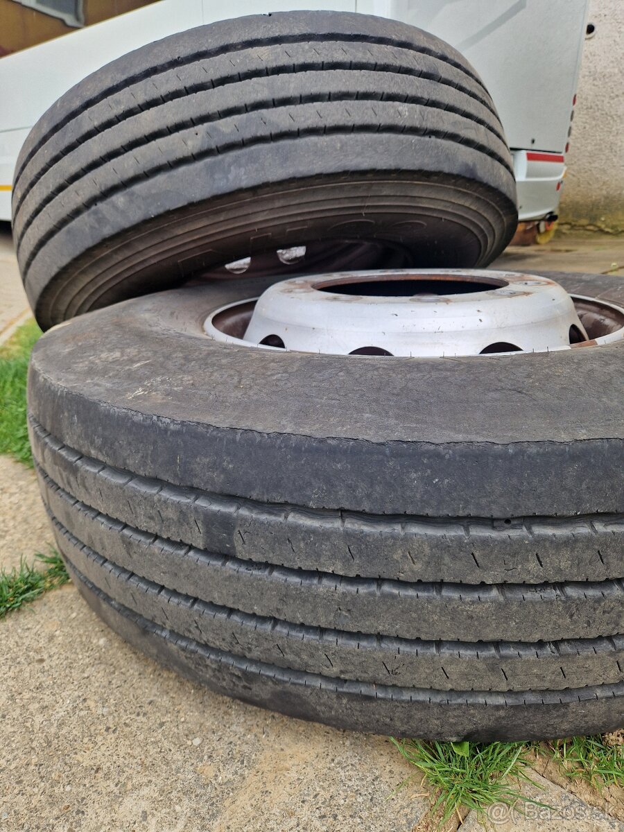 Hankook 295/80 R22.5 - 4