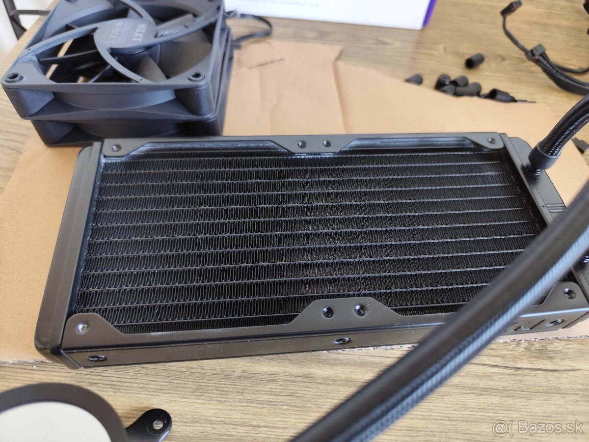 Predám AIO vodné chladenie NZXT KRAKEN 240 - 4