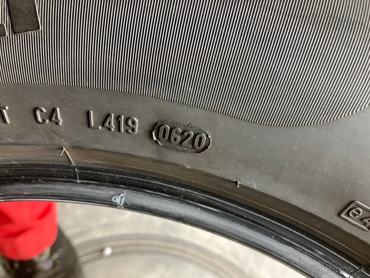 Pirelli 225/60 R17 letné - 4