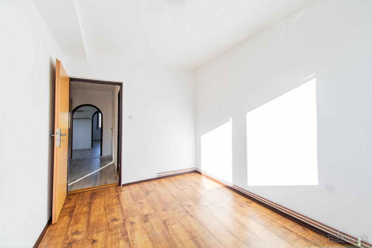 Na predaj priestranný 3-izbový byt v Zákamennom - 4