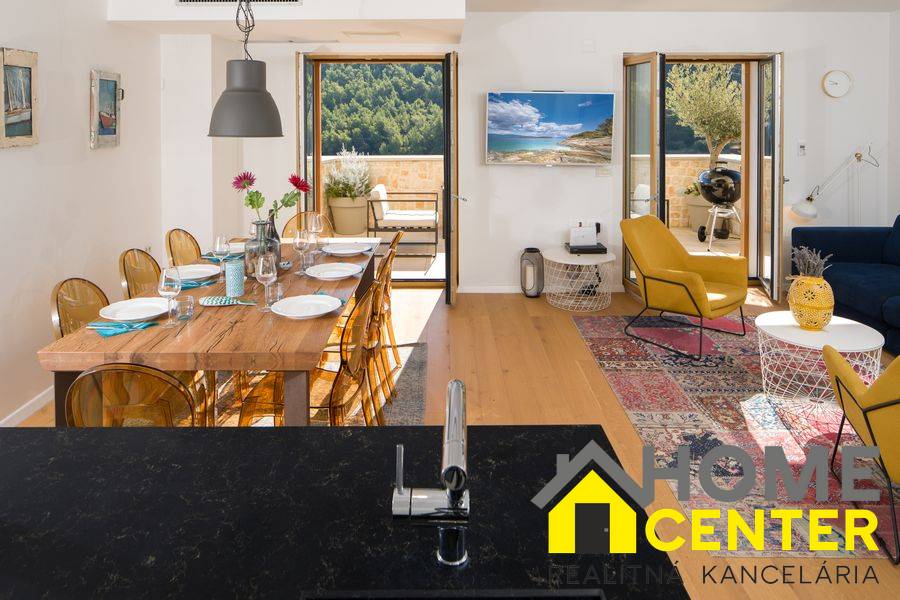 NA PREDAJ LUXUSNÁ kamenná vila / 250 m² / na ostrove HVAR - 4