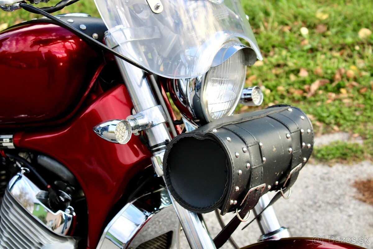 Suzuki Intruder 800 - 4