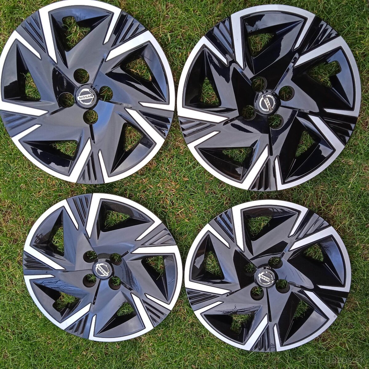 Puklice Nissan R16 originál diel - 4