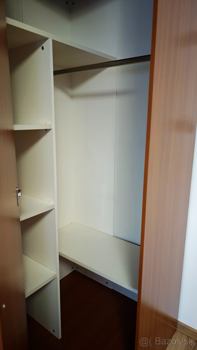Rohová skriňa - 4