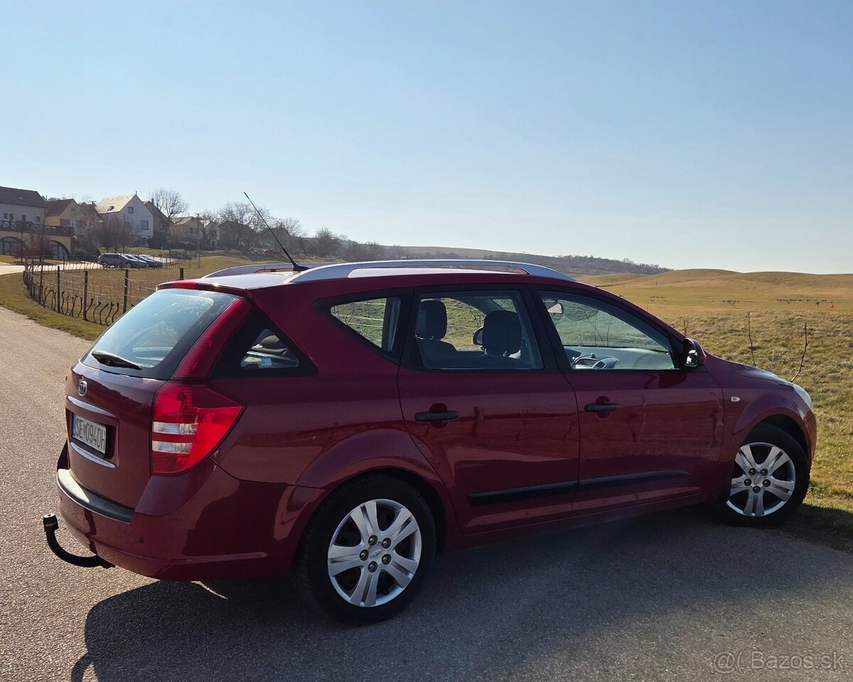 Kia Ceed 1.4 16V 77KW/105 koní R.V.11/2008 - 4