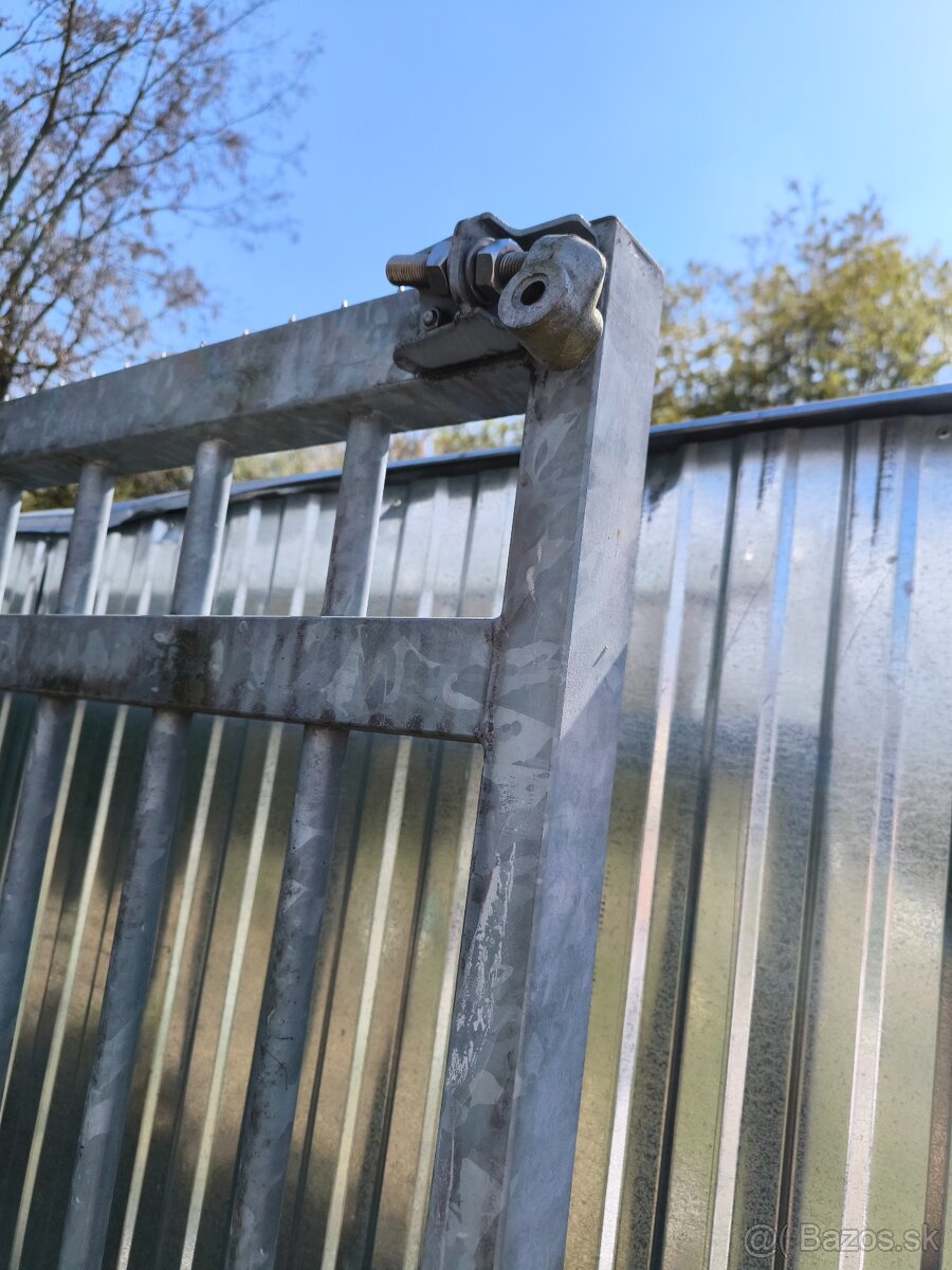 Priemyselná brána - 4