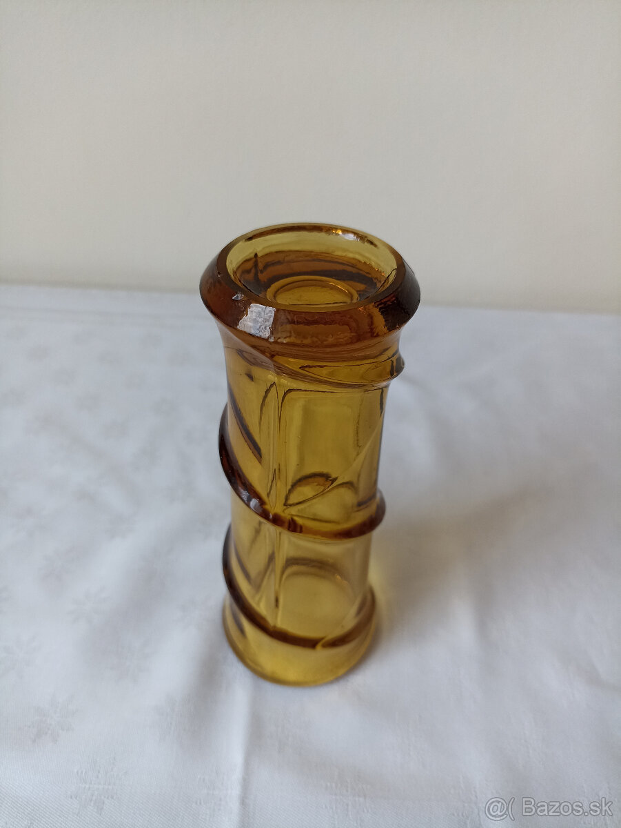 Stará retro vázička Jiří Brabec, sklárna Rosice – ambrová - 4