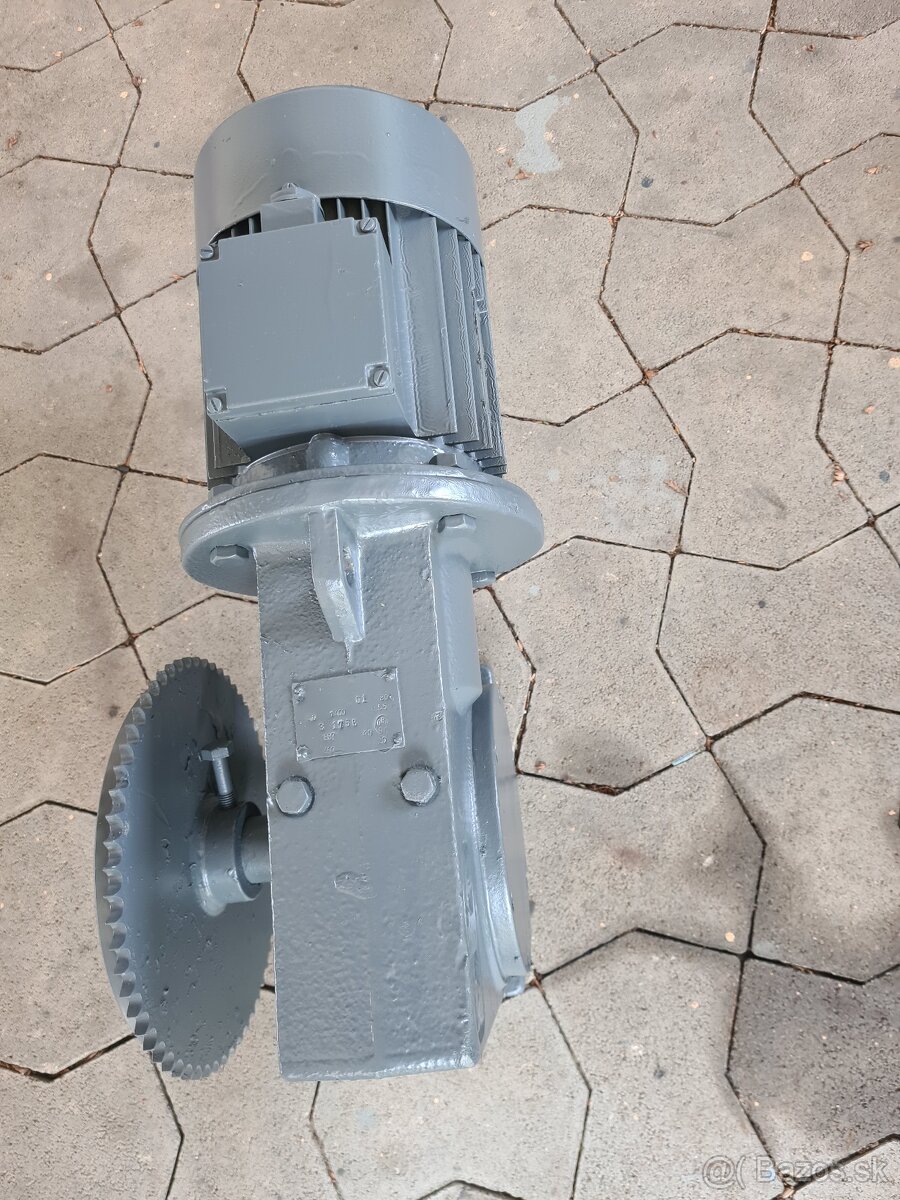 Predám šnekovú prevodovku ZTS veľkosť 80" - 4