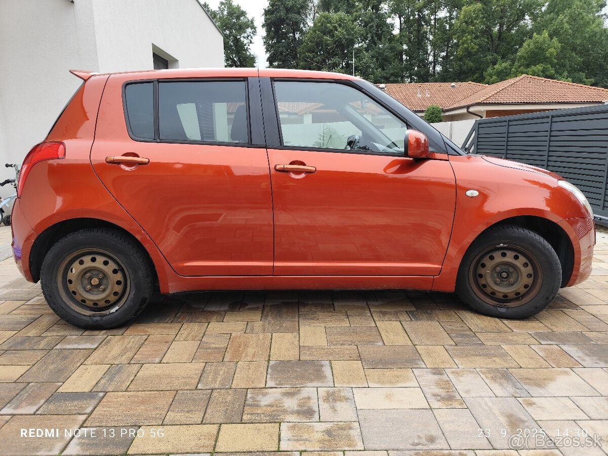 Predám Suzuki Swift s benzínovým motorom 1.3i a výkonom 67kw - 4