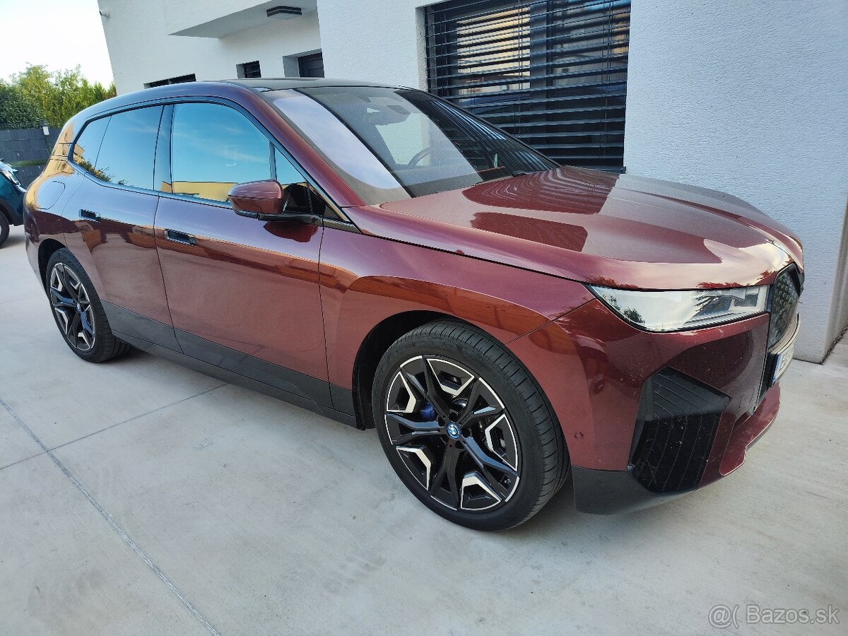 IX xDrive 50, fuul výbava - 4