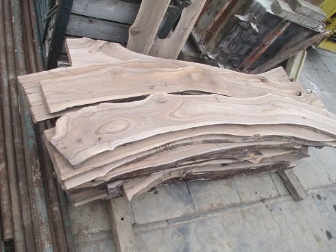 Predam orechove drevo - 4