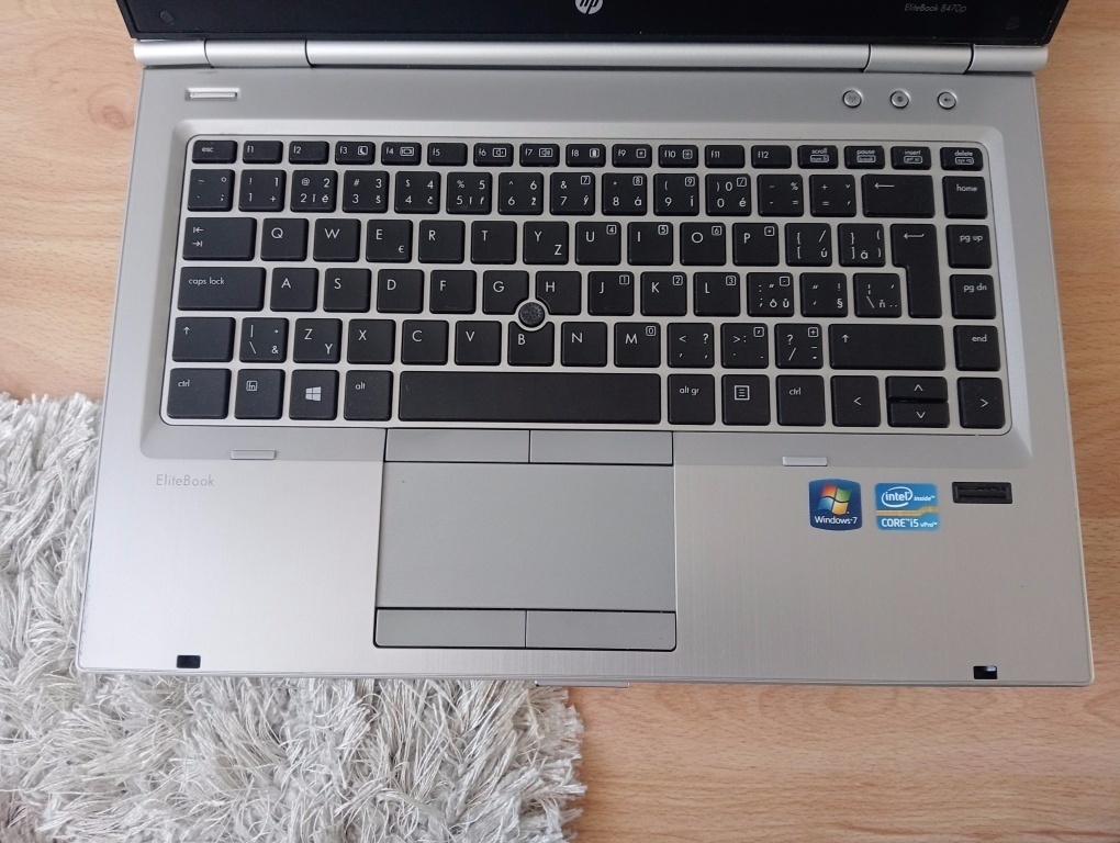 predám HP elitebook / 8gb ram / Intel core i5 / 256gb ssd- - 4