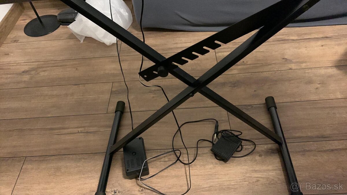 Keyboard / elektrický klavír - 4