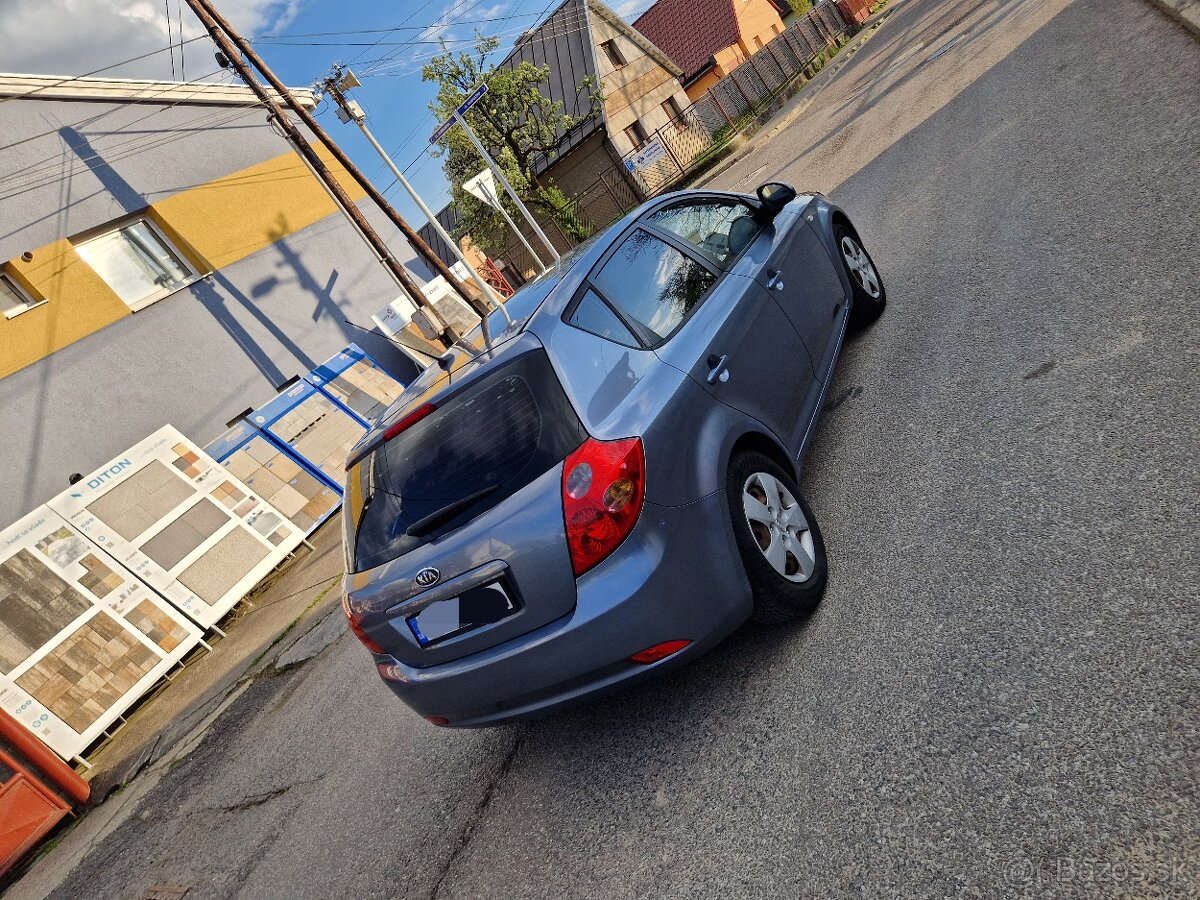 Kia Ceed 1,6 Crdi 85KW 2008 - 4