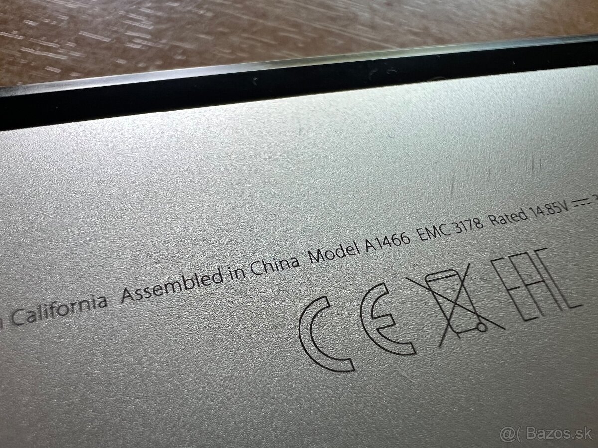 Apple Macbook Air 2017 - 4