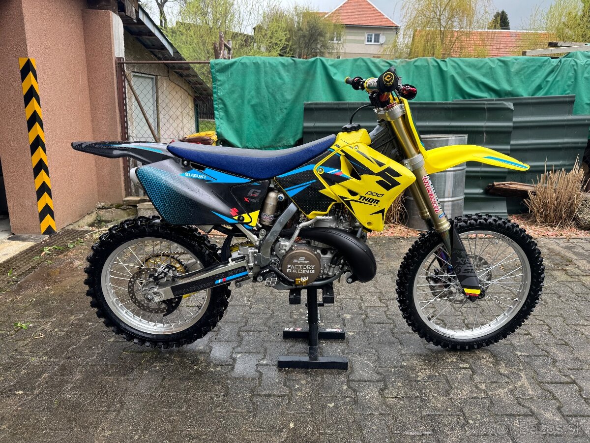 Suzuki RM 250 K8