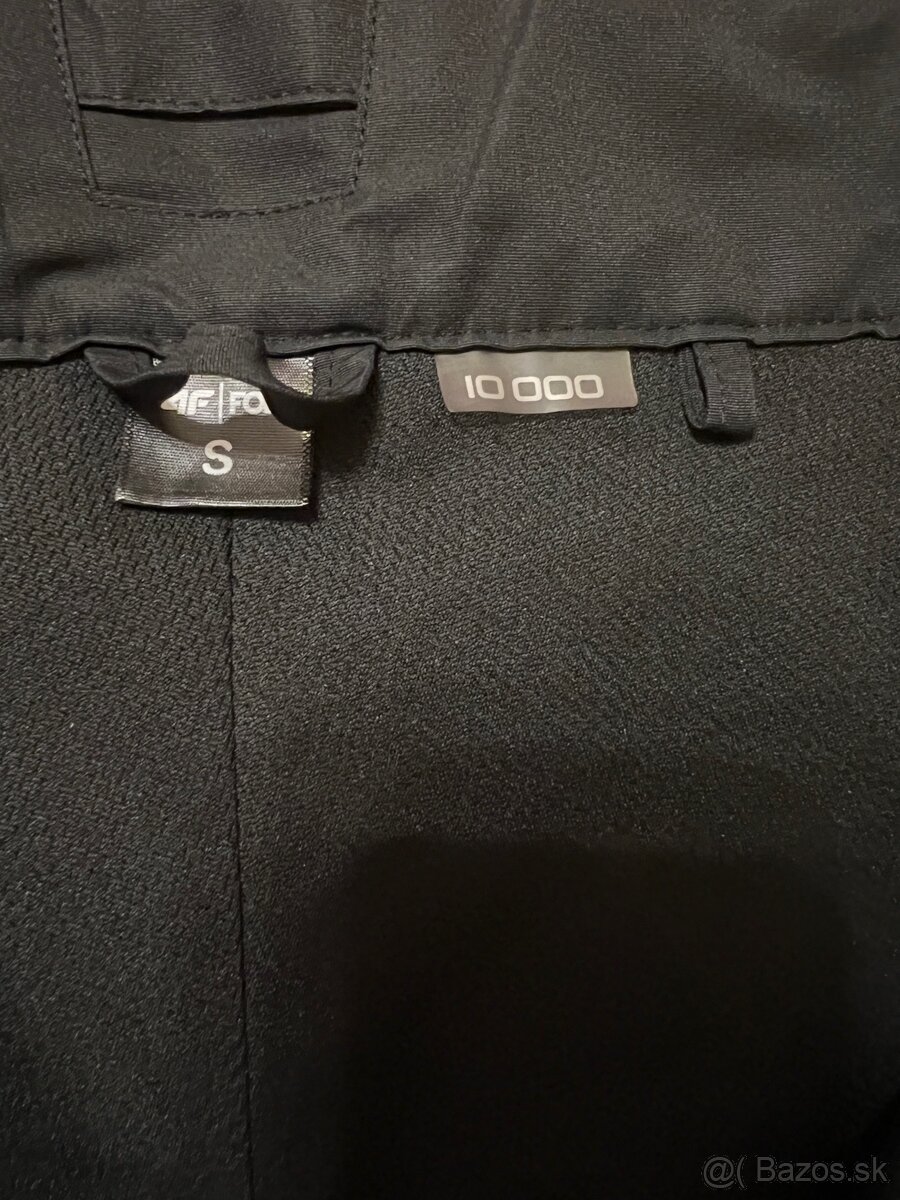 Predám snowboardovú bundu a nohavice veľ.S - 4