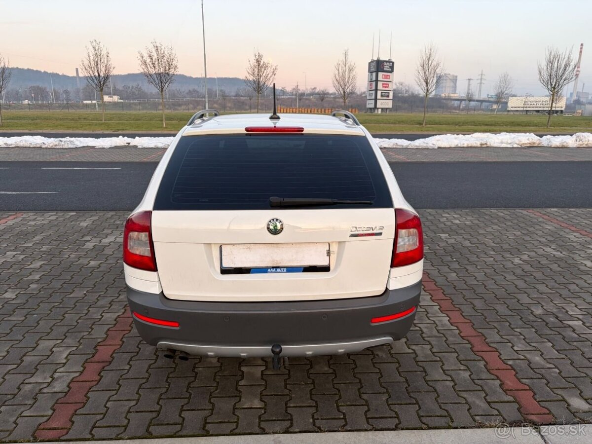 Škoda Octavia Scout 2.0 TDi 4x4 ČR NAVI - 4