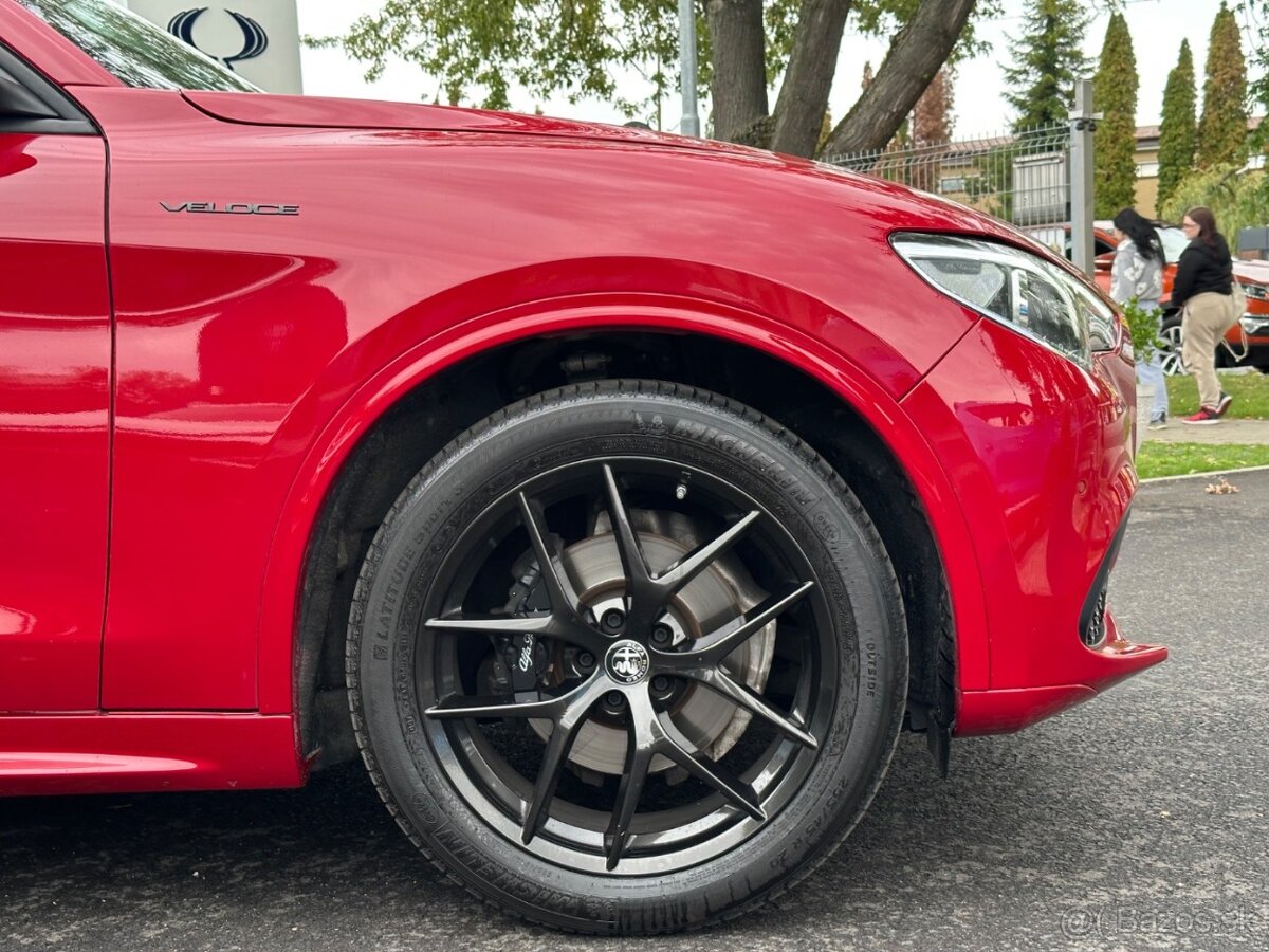 Alfa Romeo Stelvio Veloce 2.0 280 koní - 4