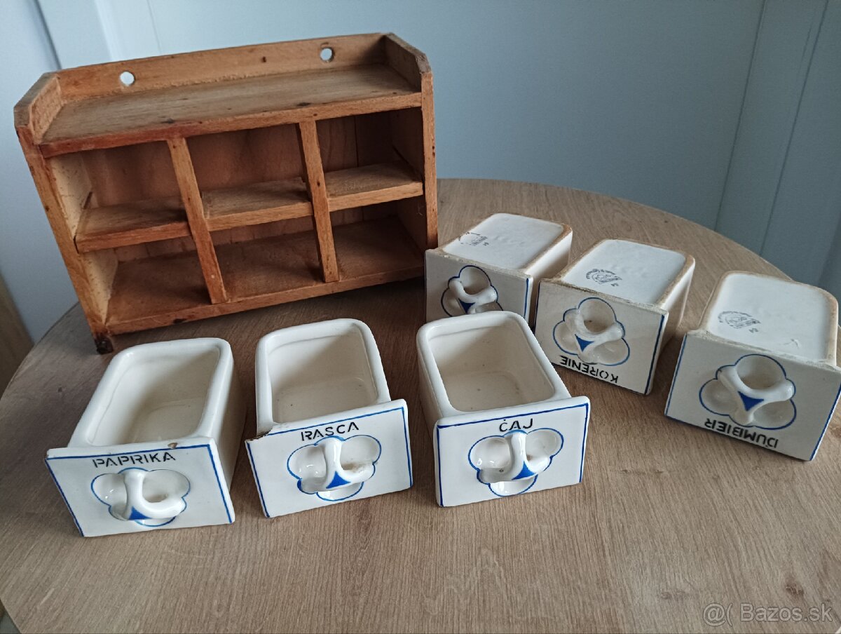 Polička s keramickými koreničkami - Ditmar Urbach - 4