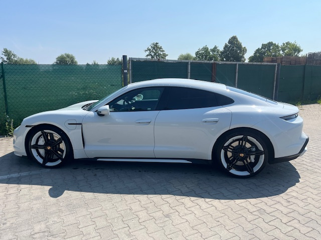 predám porsche taycan turbo ,odpočet DPH - 4